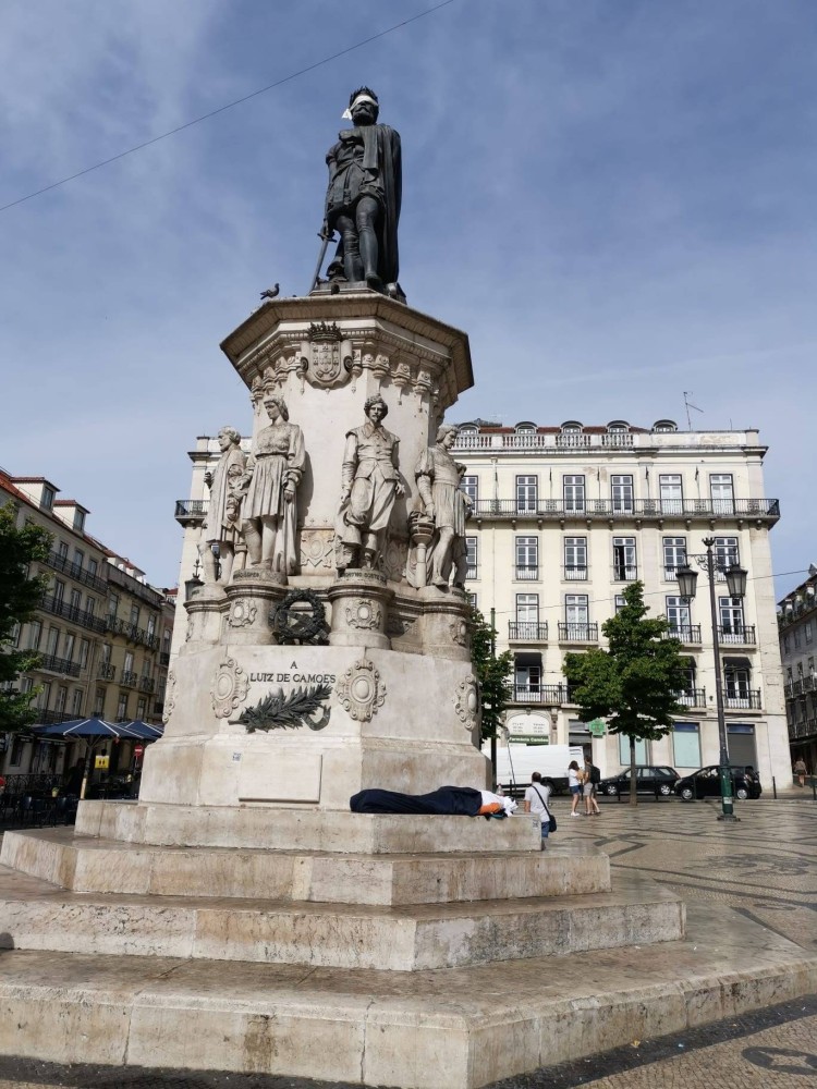 visiter Lisbonne en 2 jours avec la Praça Luis De Camoes